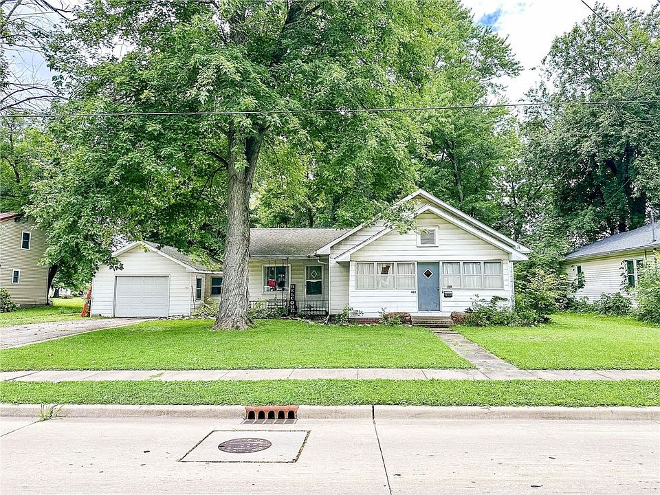 1st image of 602 N Range St