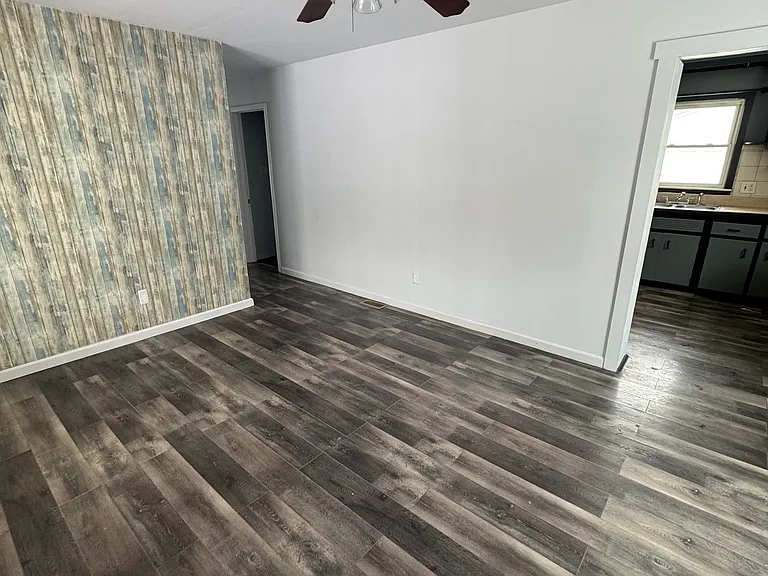 15424 Oldham St — Photo 2