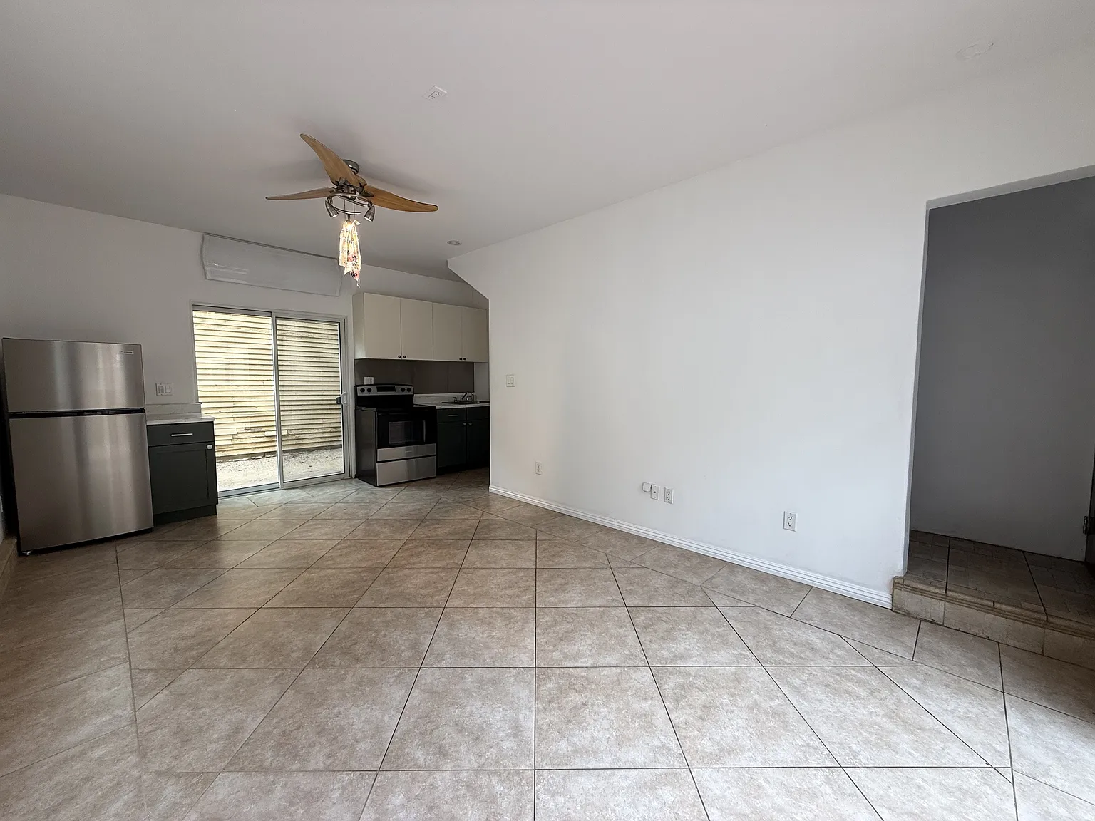 La Jolla Ave (746 - 748) - 748 1... — Photo 1