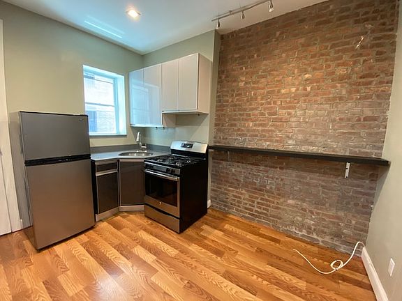 2nd image of 92 Woodruff Ave #1B