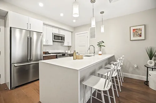 425 Lagrange St #202 Photo 1