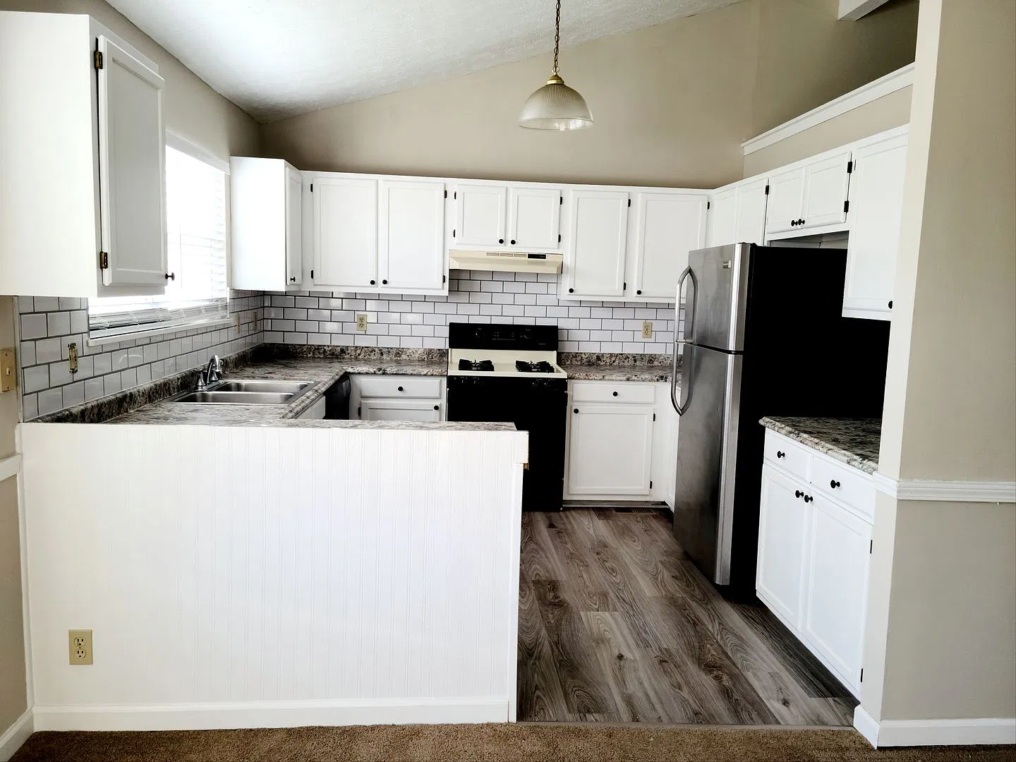 Spacious 4-Bed 2.5-Bath Home with 2-Car Garage! — Photo 2
