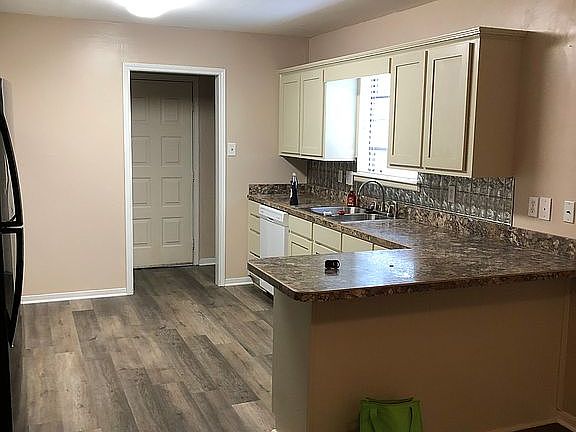 3rd image of 1313 Inglewood Dr
