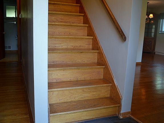 Cape Cod (1.5 Stories)