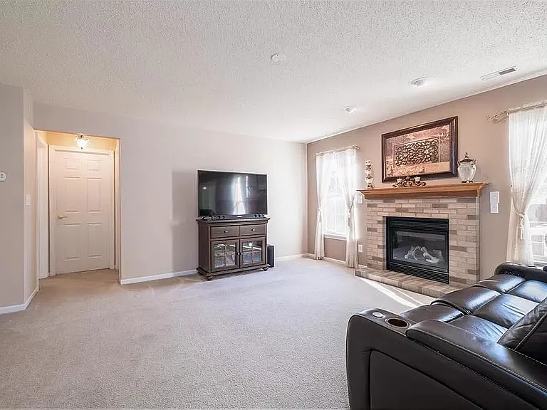 3024 Rolling Hill Dr — Photo 12