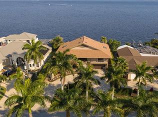 3903 SE 21st Pl, Cape Coral, FL 33904