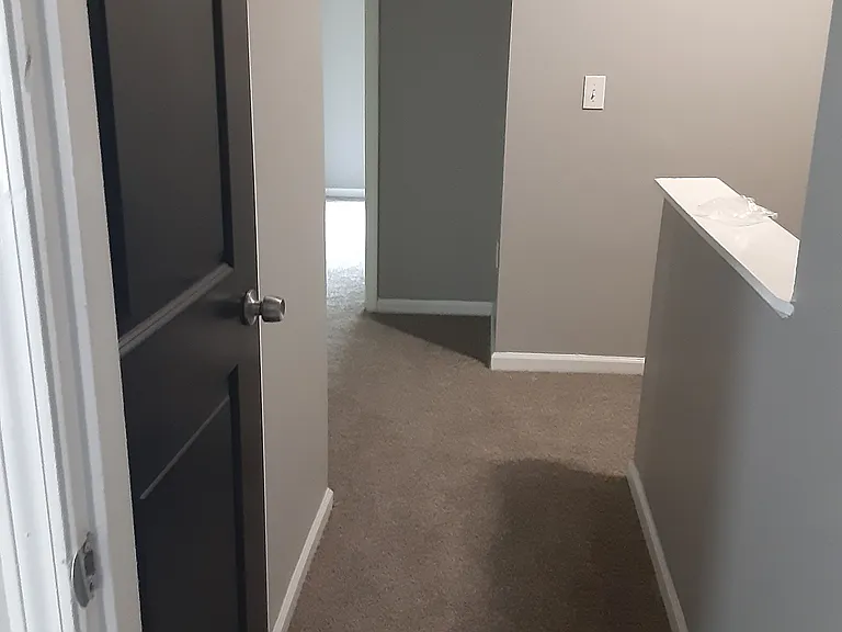 Bridgeside Apartments — Photo 9