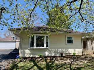 1143 Chippewa Cir, Carpentersville, IL 60110