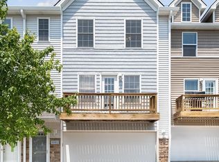 18182 Polk Plz, Omaha, NE 68135