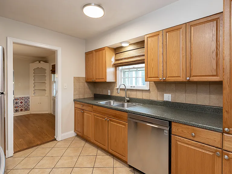 7915 Jarboe St — Photo 13