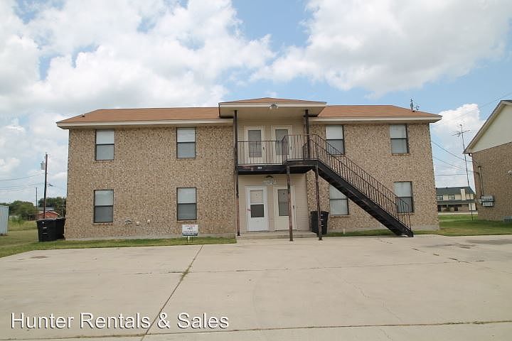 1st image of 1714 Benttree Dr APT C