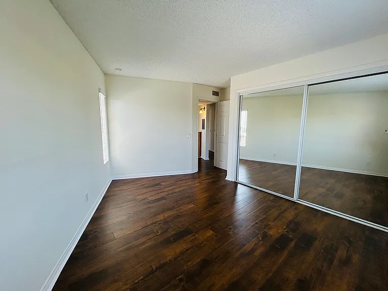 10520 National Blvd — Photo 20