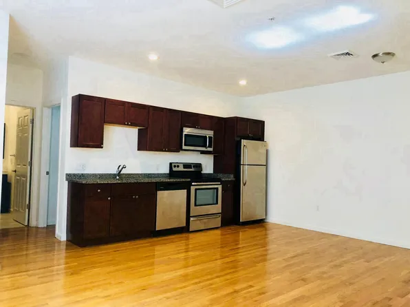 1028 Poquonnock Rd APT 9, Groton, CT 06340