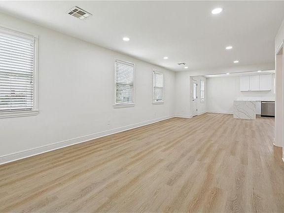 3rd image of 3800 Alfred Pl