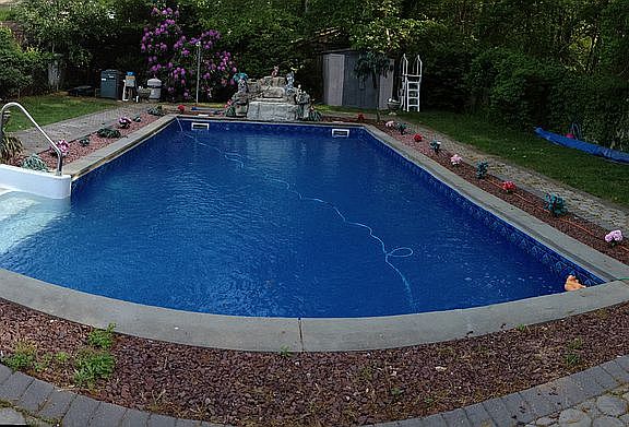 4th image of 40 Garden Ct