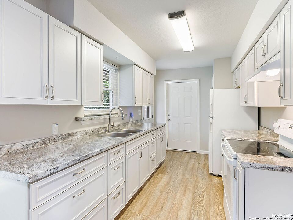 1st image of 314 ARTEMIS DR