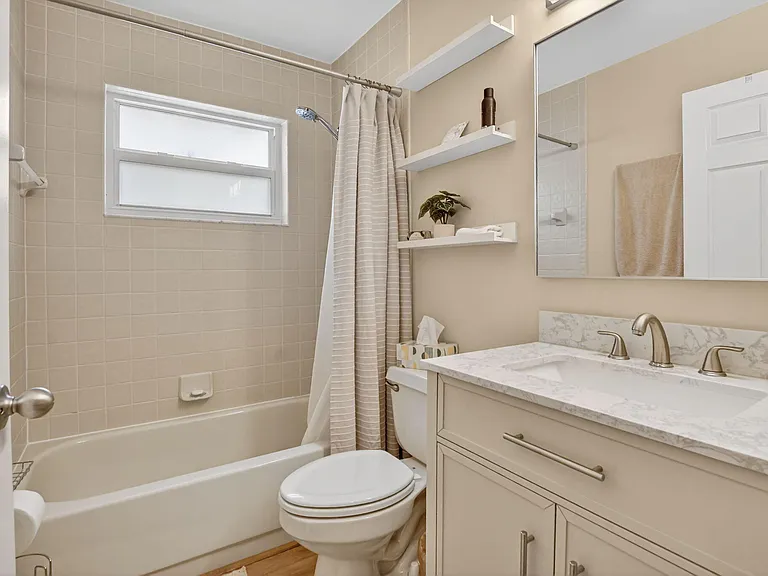 10065 Camelback Ln — Photo 28
