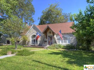 545 S Academy Ave, New Braunfels, TX 78130