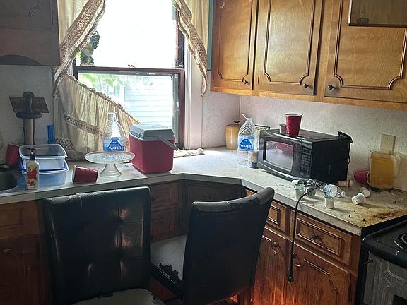 2nd image of 2508 Greenwood Ave