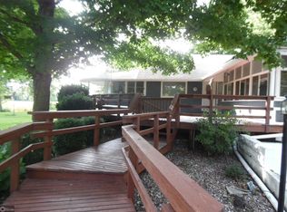 1773 Meekers Landing Rd, Oakville, IA 52646