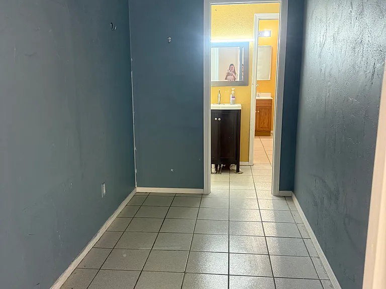 1804 N Mirror St #B — Photo 6