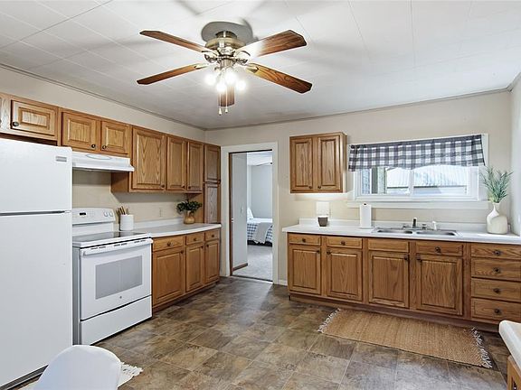 4th image of 125 W Mills Street