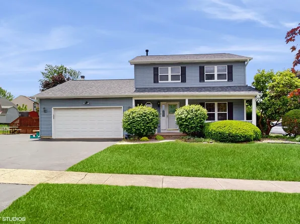 8401 Adbeth Ave, Woodridge, IL 60517