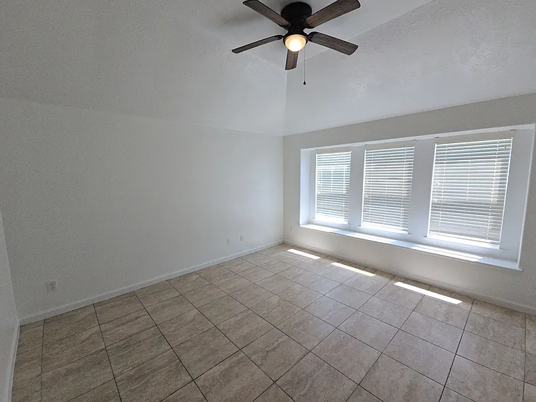 1306 Squire Dr — Photo 11