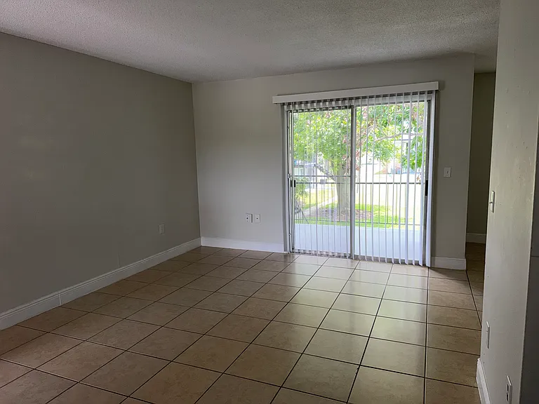 5317 Curry Ford Rd #202-M — Photo 6