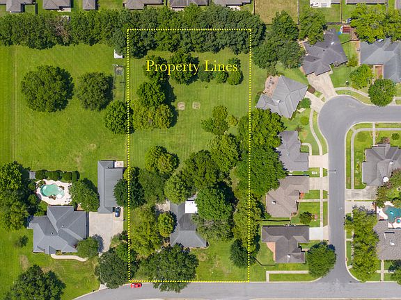 3rd image of 300 Copperfield Way