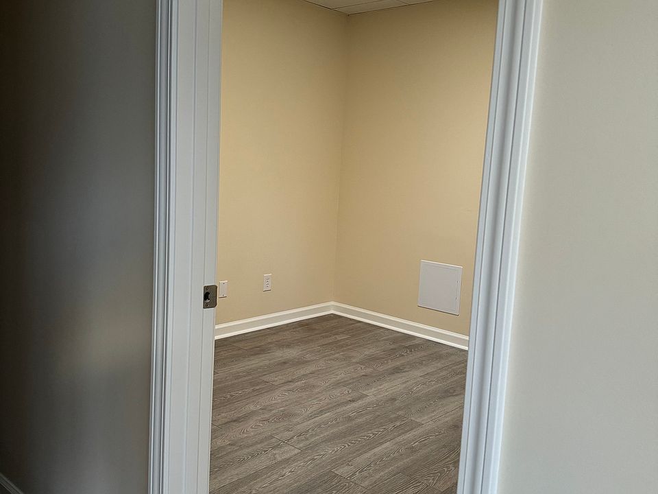 2nd image of 5300 Overlook Rd