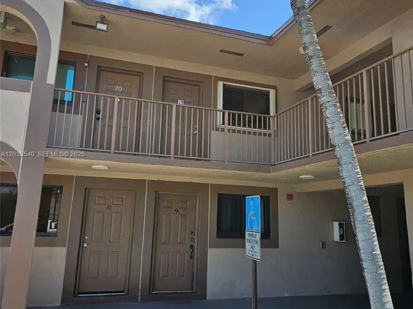 2348 W 56th St APT 19, Hialeah, FL 33016
