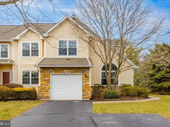 110 Gleneagles Dr, Blue Bell, PA 19422