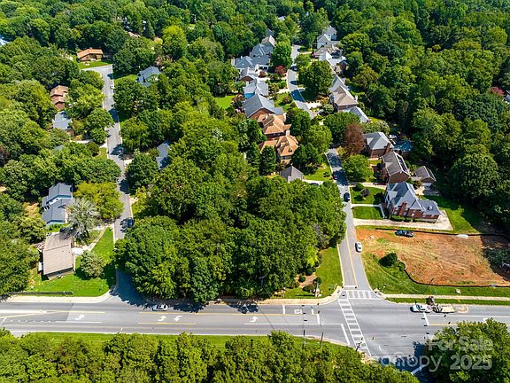 3rd image of 101 N Brackenbury Ln