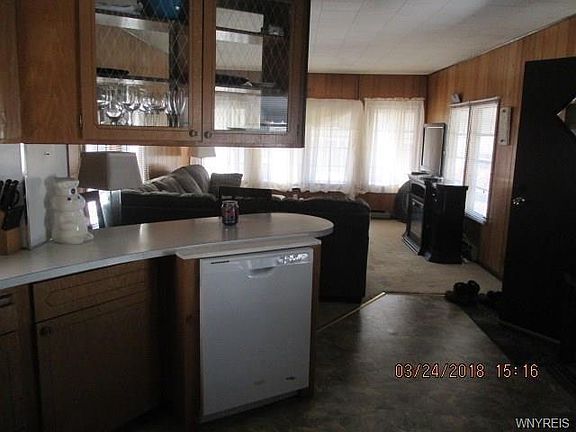 5th image of 11 Wesley Dr