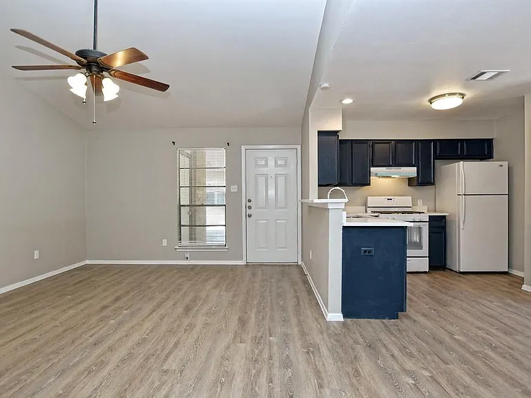 2408 Berkett Dr #B — Photo 7