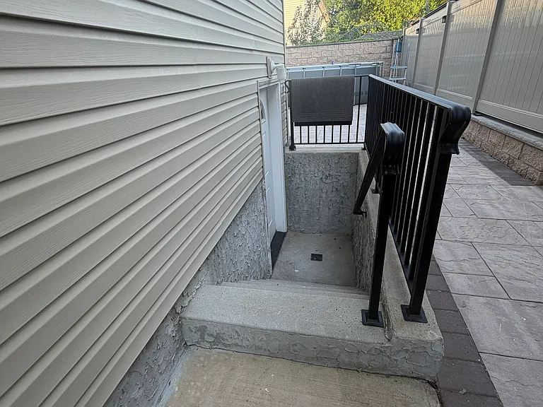 Billiou St — Photo 1