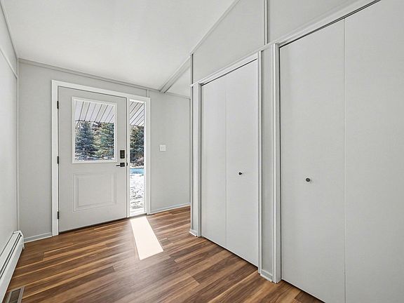 4th image of 454 Country View Ln