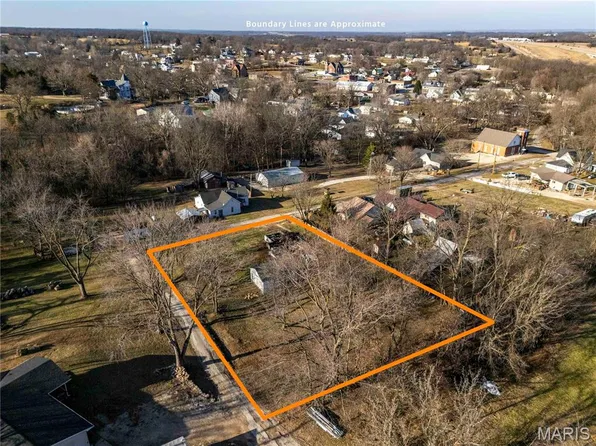 121 Park Ave, Frankford, MO 63441