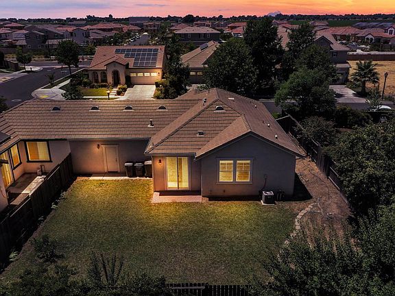 2nd image of 2090 Stewart Cir