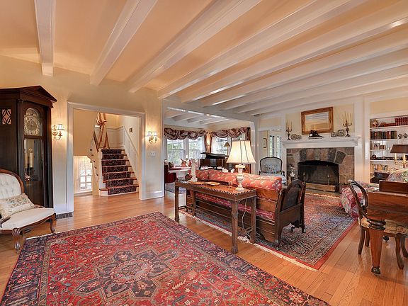 Extraordinary vintage appeal