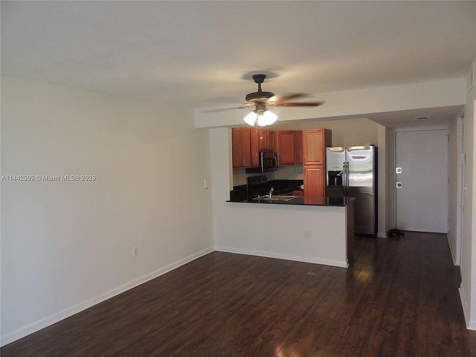 1st image of 833 West Ave APT 302