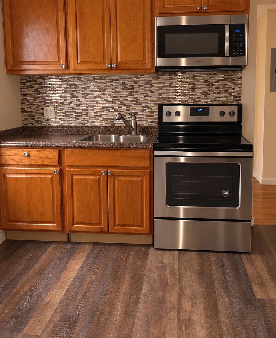 3 bed, 1000 sqft, $2,600 — Photo 2