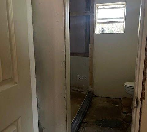 5th image of 1105 S E St #9