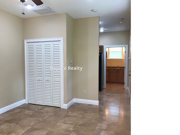 4th image of 3821 Skyway Dr #A