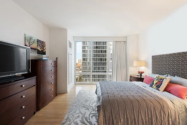 Sold by Nest Seekers International | media 5