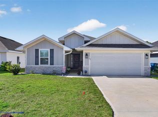 25013 SW 24th Pl, Newberry, FL 32669