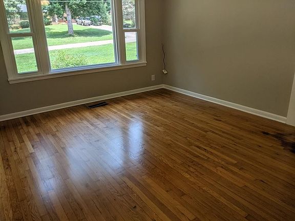 2nd image of 4549 Briarwood Dr