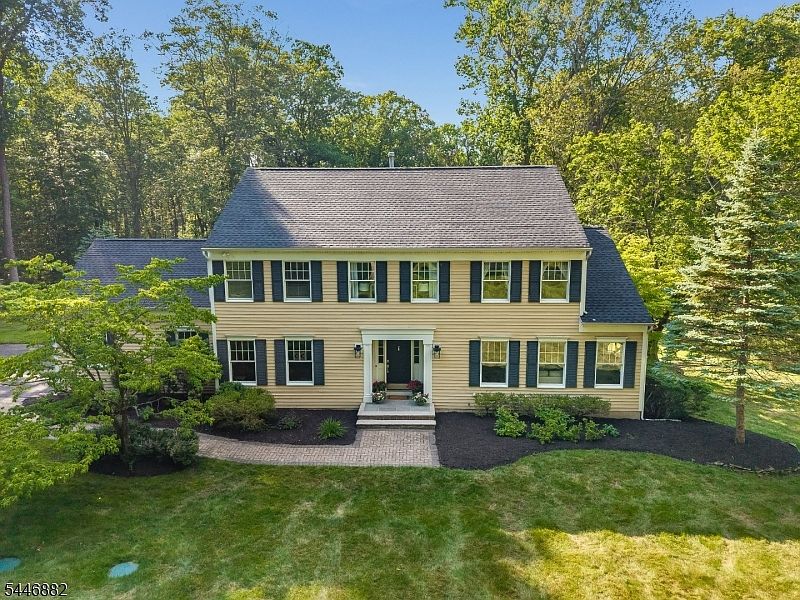 1st image of 33 Willow Dr