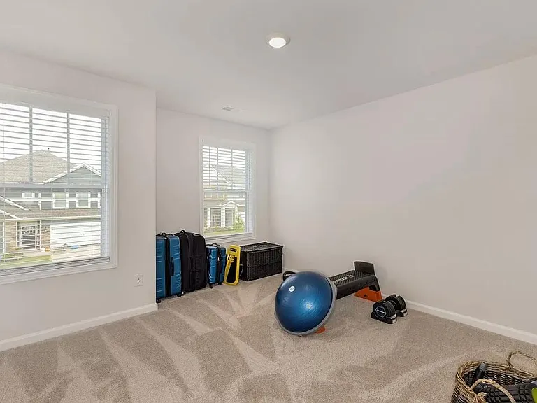 6231 Graymount Trl — Photo 16